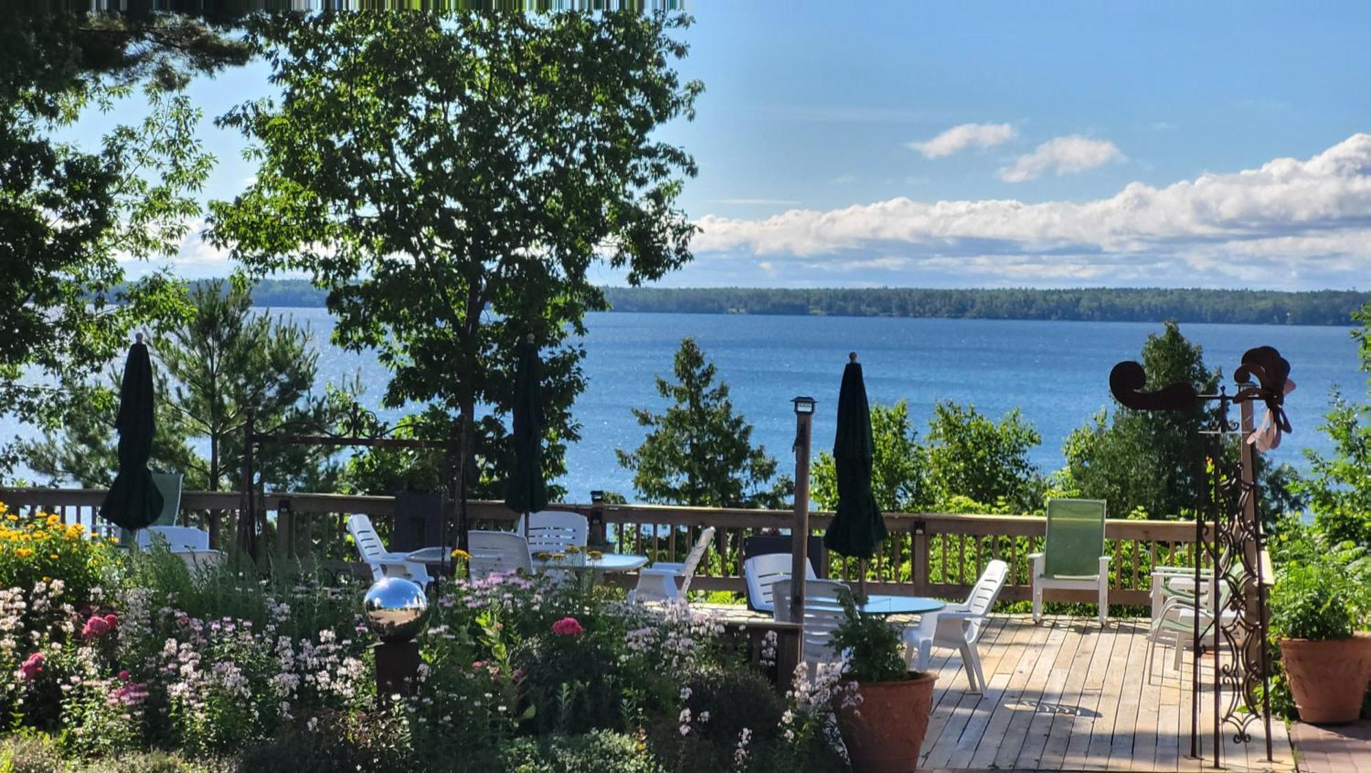 Chequamegon Lake Superior Lodge Bayfield Eksteriør bilde